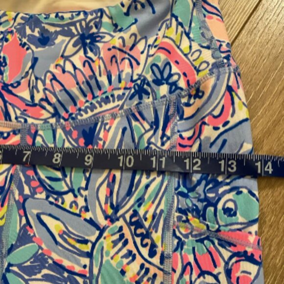 Lilly Pulitzer Luxletic Weekender High Rise Leggings in “Pop Up Got Your Back” - Picture 6 of 9